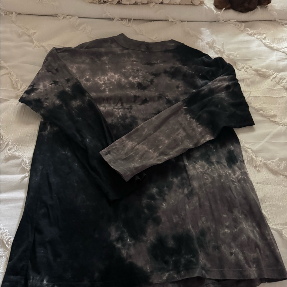Women’s Black Tie-Dye Long Sleeve Shirt